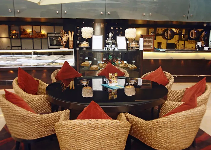 Hotel Sahara Star